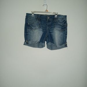 Truce Size 15  jean shorts